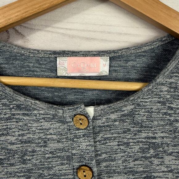 C + D + M Gray 1/4 Button Down Gray Basic Long Sleeve Size M Womens - Picture 2 of 7